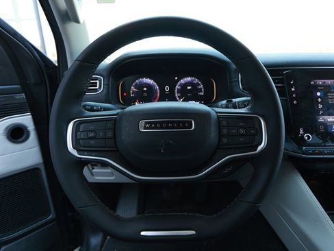 Used 2024 Jeep Wagoneer L 2WD w/ Premium Group I image 6