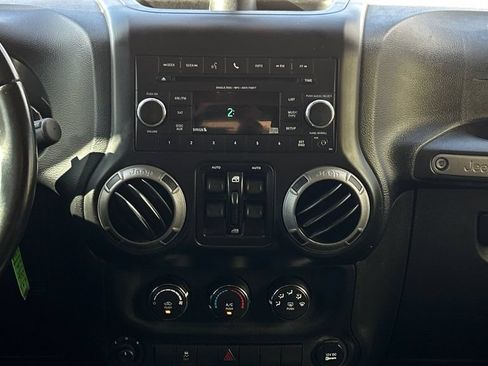 Used 2017 Jeep Wrangler Unlimited Sport w/ Quick Order Package 23S AWD/4WD image 19