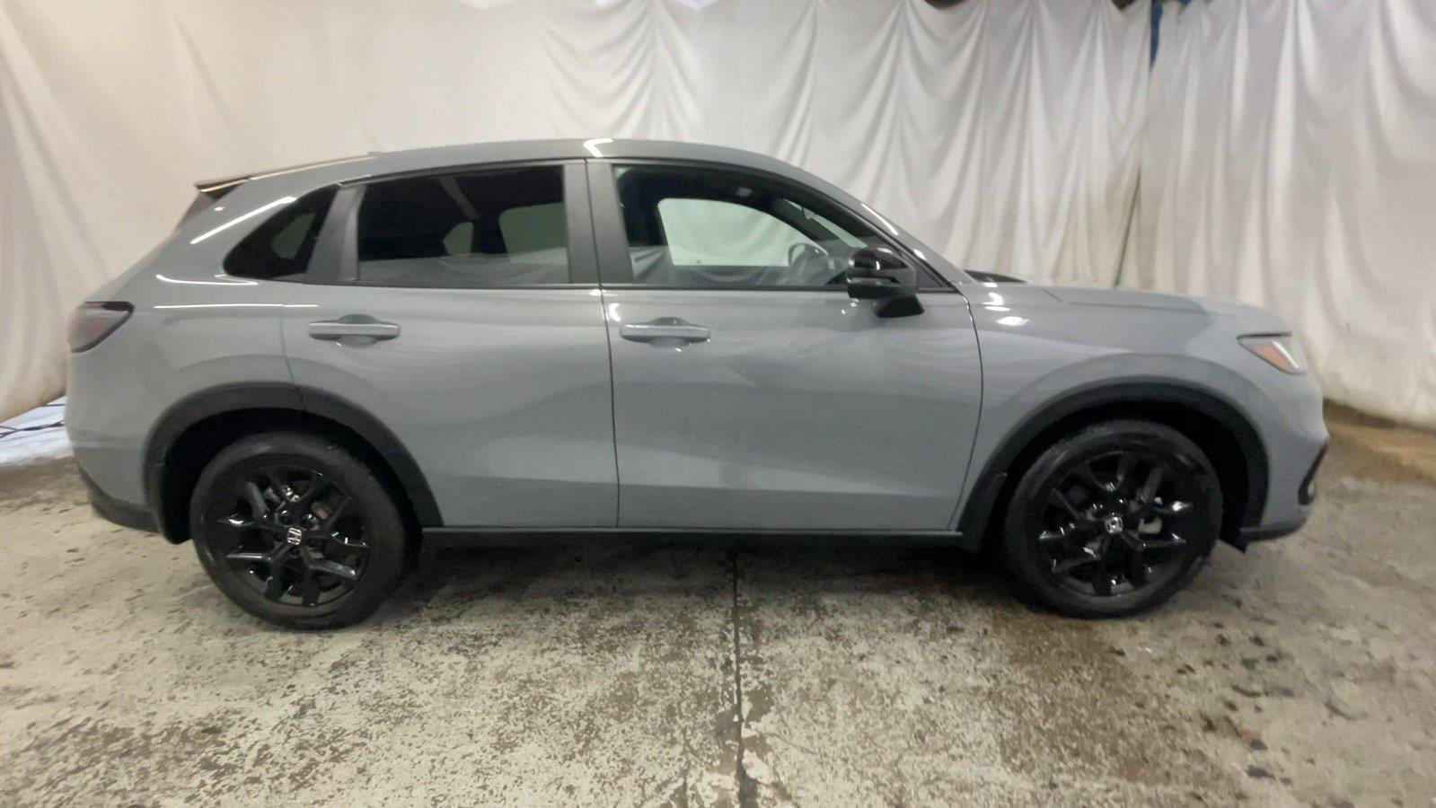 Certified 2025 Honda HR-V Sport image 5