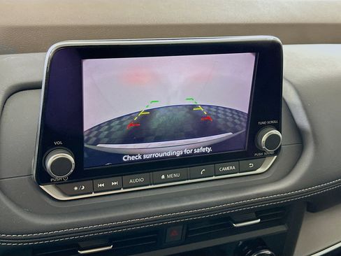 Used 2023 Nissan Rogue SV image 21