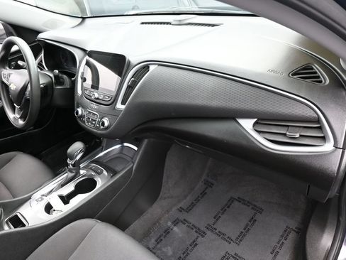 Used 2025 Chevrolet Malibu LT FWD image 41