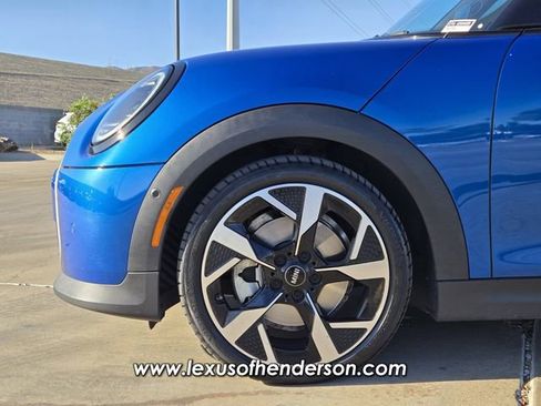 Used 2025 MINI Cooper 2-Door Hardtop FWD image 9