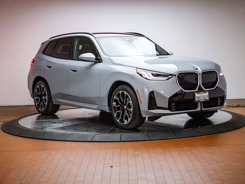 Used 2026 BMW X3 xDrive30 w/ Premium Package image 6