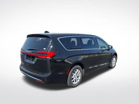 New 2026 Chrysler Pacifica Select image 23