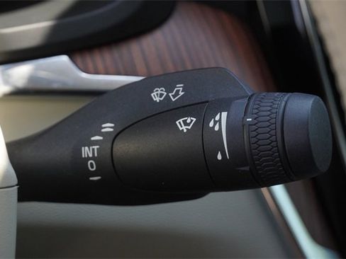 Used 2022 Volvo S60 B5 Momentum w/ Premium Package image 28