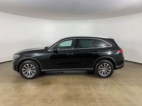 Used 2025 Mercedes-Benz GLC 300 4MATIC image 16