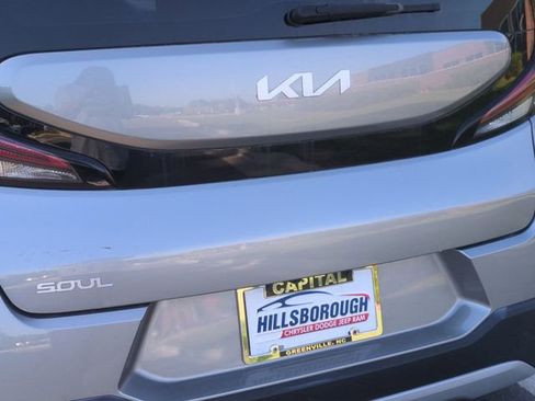 Used 2023 Kia Soul LX FWD image 22
