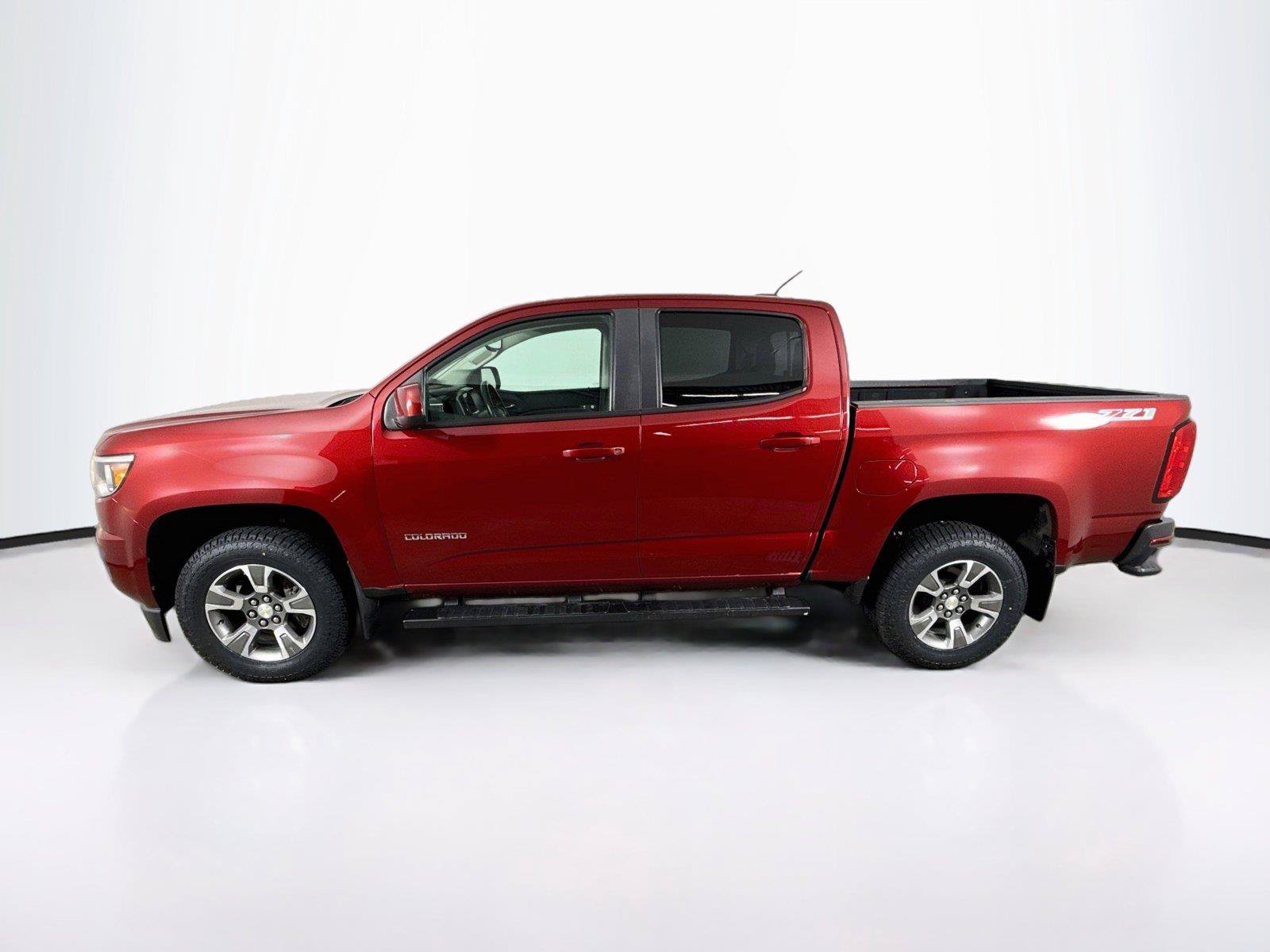 Used 2019 Chevrolet Colorado Z71 AWD/4WD image 2