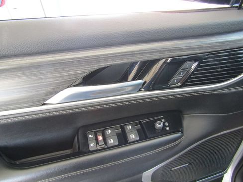 Used 2024 Jeep Wagoneer Series III AWD/4WD image 28