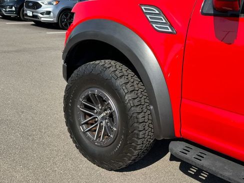 Used 2019 Ford F150 Raptor w/ Equipment Group 802A Luxury image 9