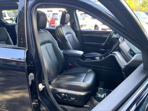 Certified 2023 Jeep Grand Cherokee L Limited AWD/4WD image 6