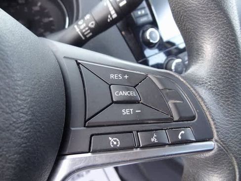 Used 2019 Nissan Rogue Sport S image 10