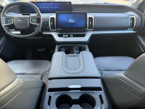 Certified 2025 Ford Expedition Active AWD/4WD image 19
