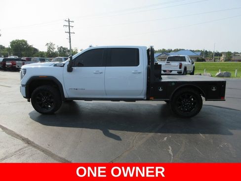 Used 2025 GMC Sierra 2500 AT4 w/ AT4 Premium Plus Package AWD/4WD image 9