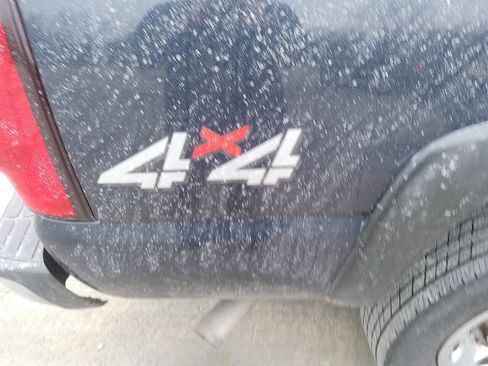 Used 2006 Chevrolet Silverado 2500 LT w/ Snow Plow Prep Package image 22