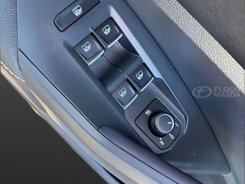 Used 2023 Volkswagen Jetta SE image 44