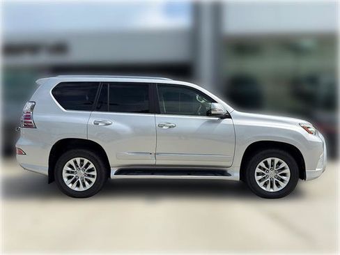 Used 2015 Lexus GX 460 w/ Premium Package AWD/4WD image 8