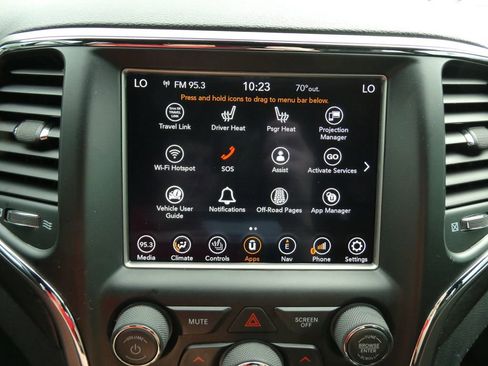 Used 2018 Jeep Grand Cherokee Altitude AWD/4WD image 31
