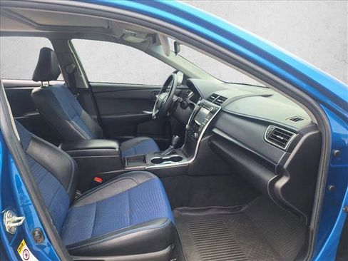 Used 2016 Toyota Camry SE FWD image 19