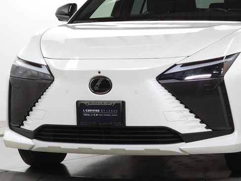 Certified 2023 Lexus RZ 450e Premium w/ Technology Package AWD/4WD image 4