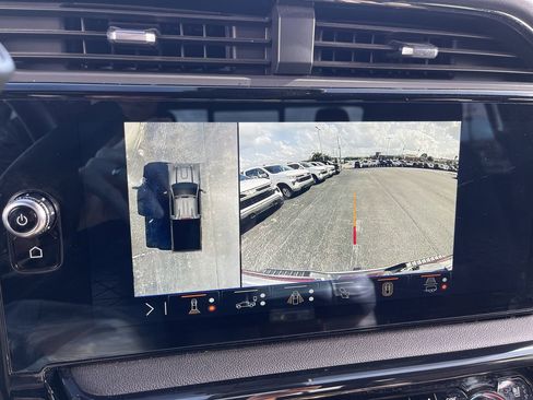 Used 2024 GMC Sierra 2500 AT4 w/ AT4 Premium Plus Package AWD/4WD image 15