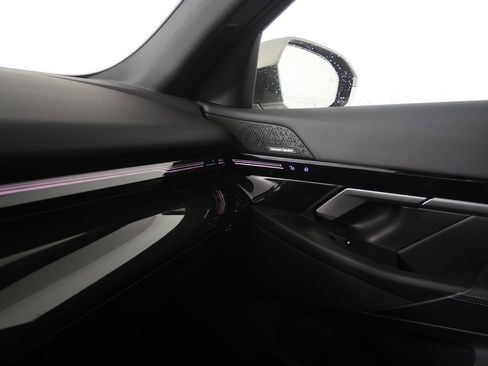 Certified 2025 BMW 530i image 29