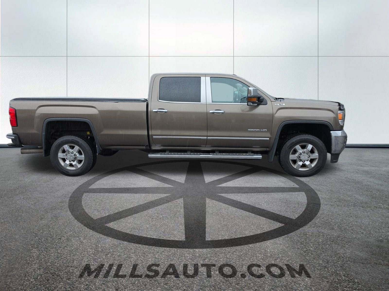 Used 2015 GMC Sierra 3500 SLT w/ Duramax Plus Package AWD/4WD image 5