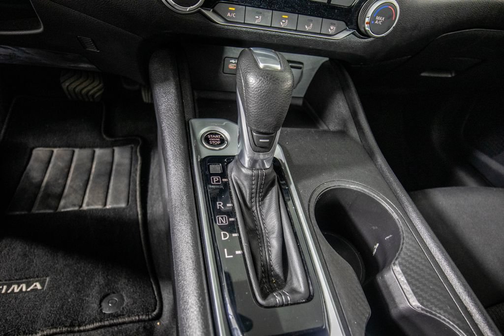 Used 2025 Nissan Altima 2.5 SV FWD image 25