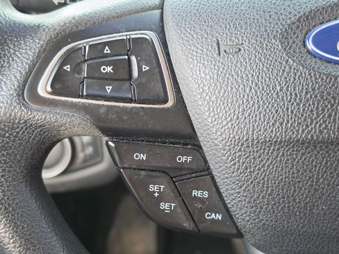 Used 2019 Ford Escape SE FWD image 17