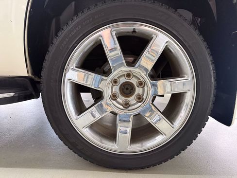 Used 2009 Cadillac Escalade AWD image 30