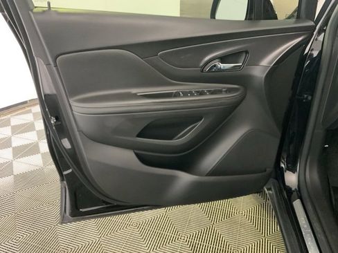 Used 2022 Buick Encore Preferred image 17