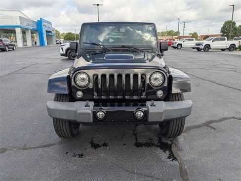 Used 2018 Jeep Wrangler Unlimited Sahara image 8