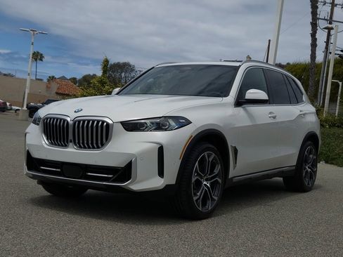 Certified 2024 BMW X5 xDrive40i w/ Premium Package AWD/4WD image 2