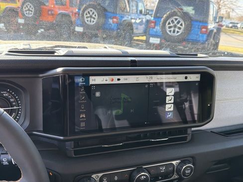 Used 2024 Jeep Wrangler Willys image 23