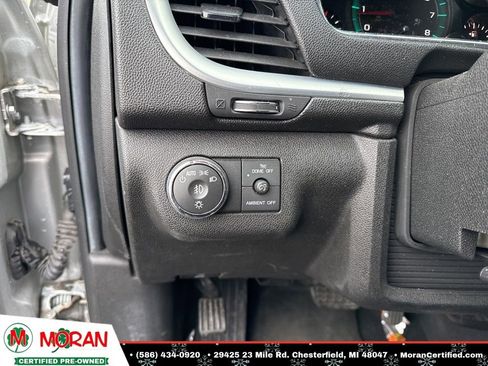 Used 2015 Chevrolet Traverse LT image 16