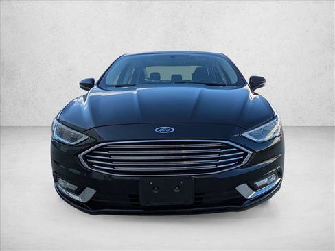 Used 2018 Ford Fusion Titanium image 2