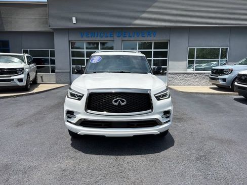 Used 2024 INFINITI QX80 Sensory AWD/4WD image 3