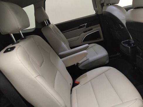 Used 2021 Kia Telluride S FWD image 19