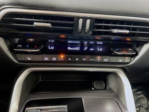 Used 2025 MAZDA CX-70 3.3 Turbo w/ Preferred Package image 16