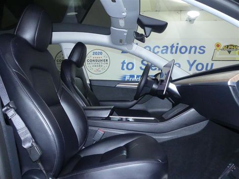 Used 2024 Tesla Model Y 2WD image 6