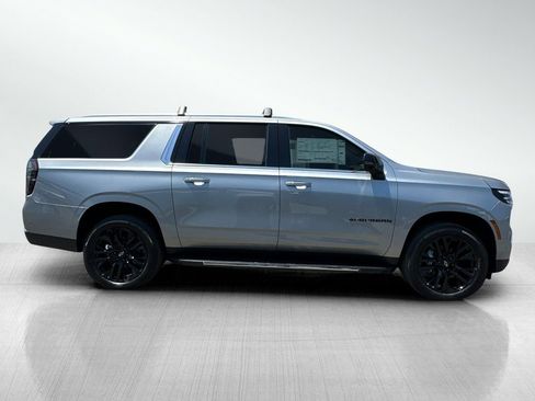 New 2025 Chevrolet Suburban Premier AWD/4WD image 3