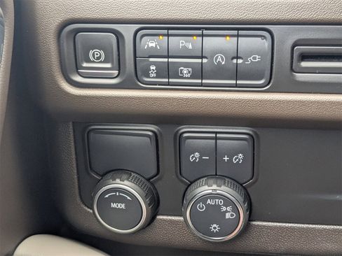 Used 2022 Chevrolet Tahoe LT w/ Luxury Package image 63