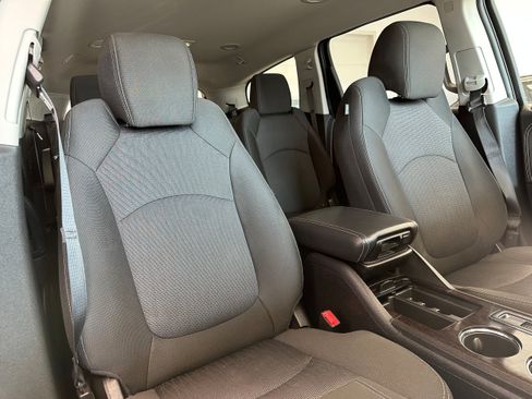 Used 2017 Chevrolet Traverse LT w/ Graphite Special Edition AWD/4WD image 16