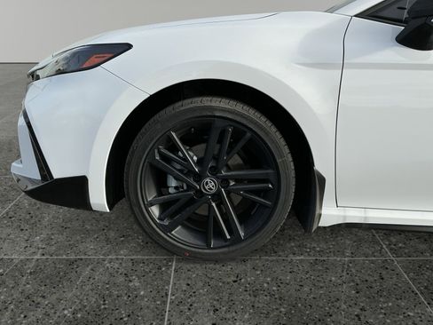 New 2026 Toyota Camry Hybrid image 14