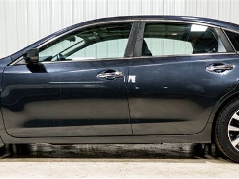 Used 2017 Nissan Altima 2.5 FWD image 2