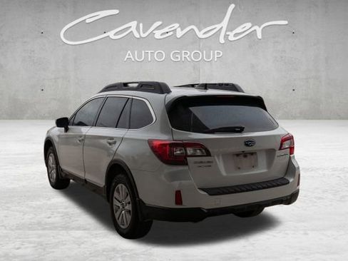 Used 2017 Subaru Outback 2.5i Premium image 5