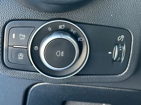 Used 2024 Alfa Romeo Stelvio Veloce image 30