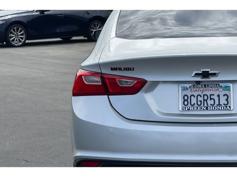 Used 2018 Chevrolet Malibu LT w/ Redline Edition FWD image 14