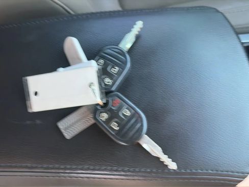 Used 2013 Ford Explorer XLT FWD image 24