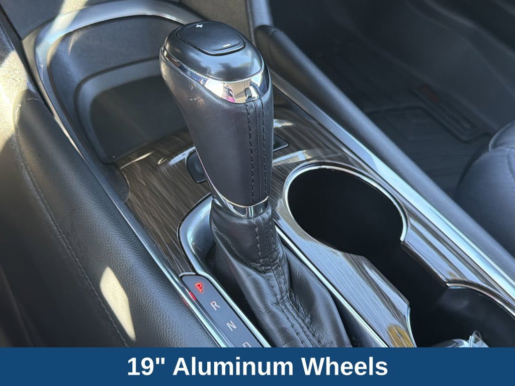 Used 2018 Chevrolet Malibu Premier w/ Premier Sun and Wheel Package FWD image 18